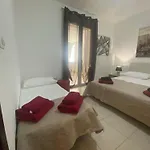 Appartement Saconza House *